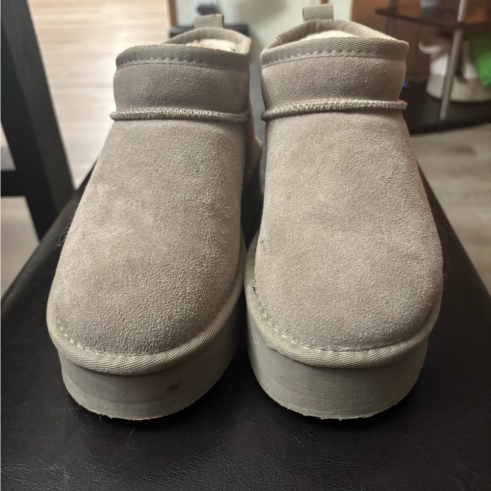Bearpaw platform boots